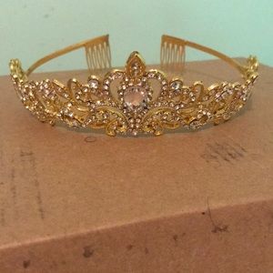 Sturdy gold prom tiara